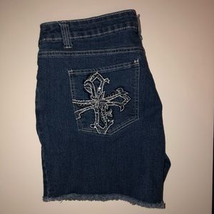 Massini Shorts Size 16